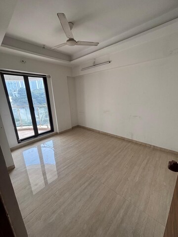 Room in 2 BHK Apartment at Je and Vee Vrindavan, Malad East – for Rent