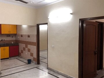 Building Lobby in 3 BHK Builder Floor at SS Mayfield Gardens, Sector 51 – for Rent