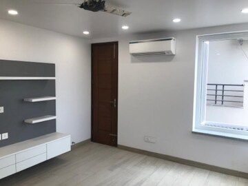 Room in 3 BHK Builder Floor at Sector 89 – for Sale