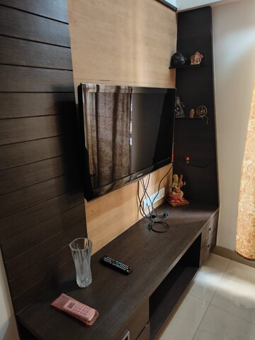 Furnished Amenities in 2 BHK Apartment at Sagar Avenue, Santacruz East – for Rent