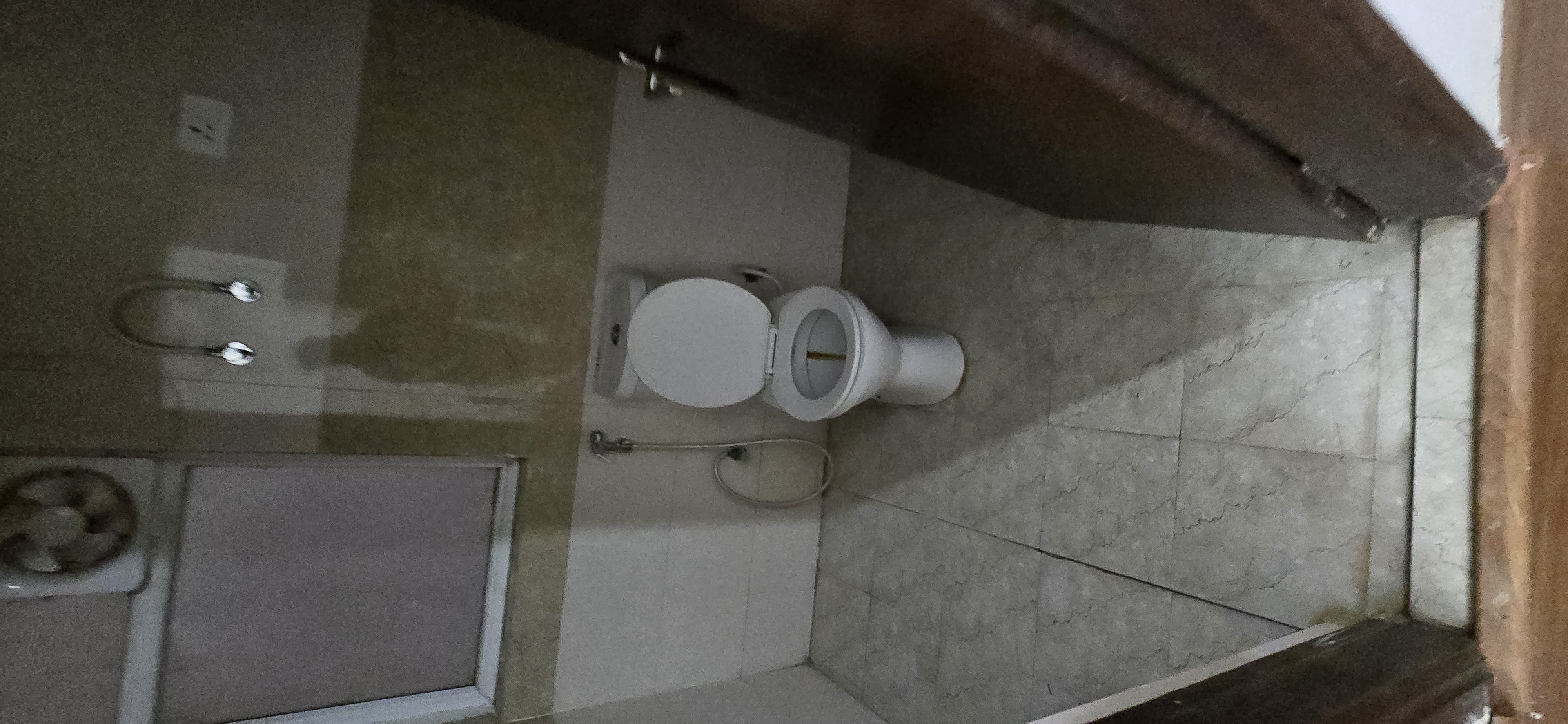 2 BHK Apartment For Sale in Amrapali Leisure Park