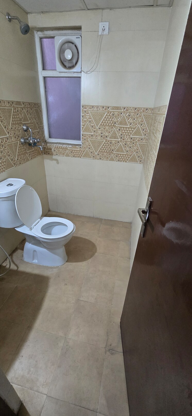 Bathroom, amrapali-leisure-park 2 Bedroom 845 Sq.Ft. Apartment In Amrapali Leisure Valley Greater Noida 7996660