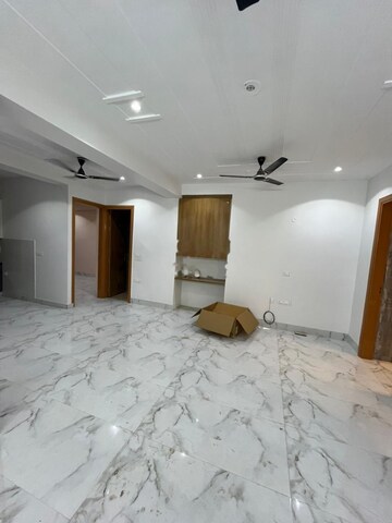 Room in 3 BHK Apartment at ATS Kocoon, Sector 109 – for Rent