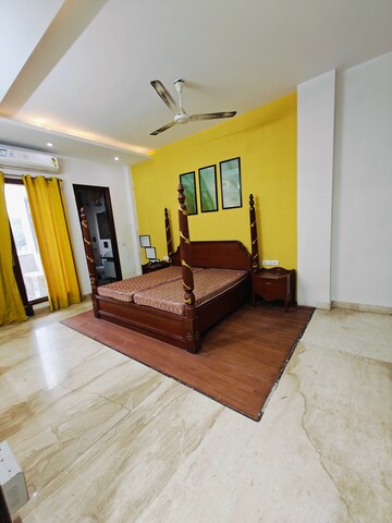 Living Room in 3 BHK Builder Floor at Ansal Sushant Lok I, Sector 43 – for Rent