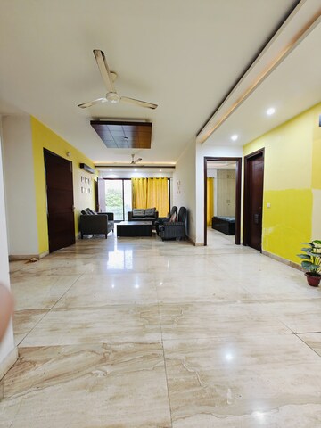 Room in 3 BHK Builder Floor at Ansal Sushant Lok I, Sector 43 – for Rent
