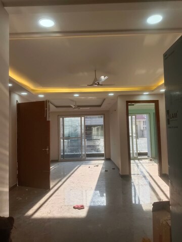 Living Room in 3 BHK Builder Floor at Sector 9 – for Rent