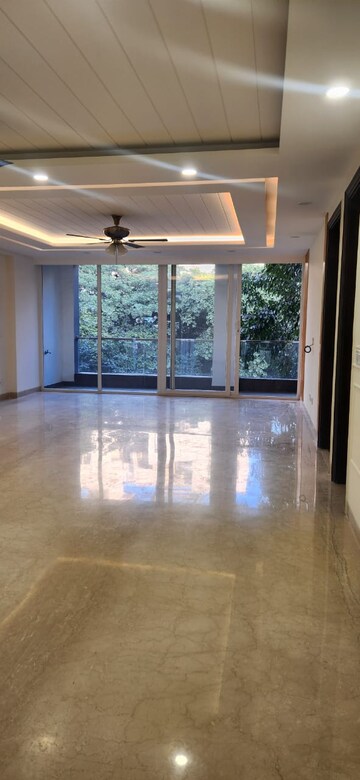 Room in 3.5 BHK Builder Floor at Ansal Sushant Lok I, Sector 43 – for Rent