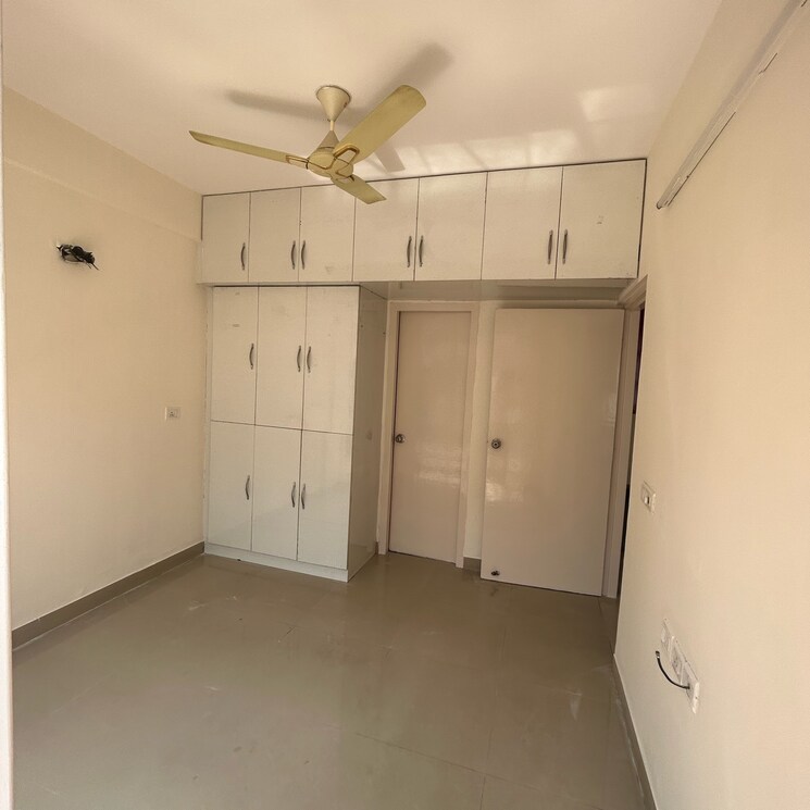 Room, zara-aavaas 1 Bedroom 400 Sq.Ft. Apartment In Shankar Vihar Gurgaon 7996910