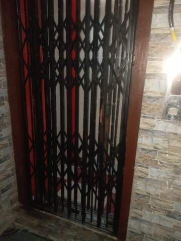 Building Lobby in 3 BHK Builder Floor at Mahanagar – for Rent