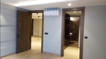 Room in 3 BHK Builder Floor at Sector 95 – for Sale