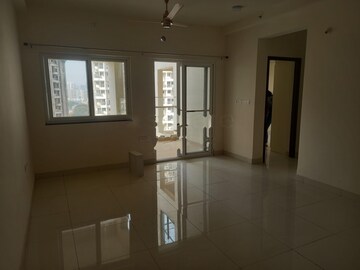 Room in 2 BHK Apartment at Oxford Florida Riverwalk, Mundhwa – for Rent