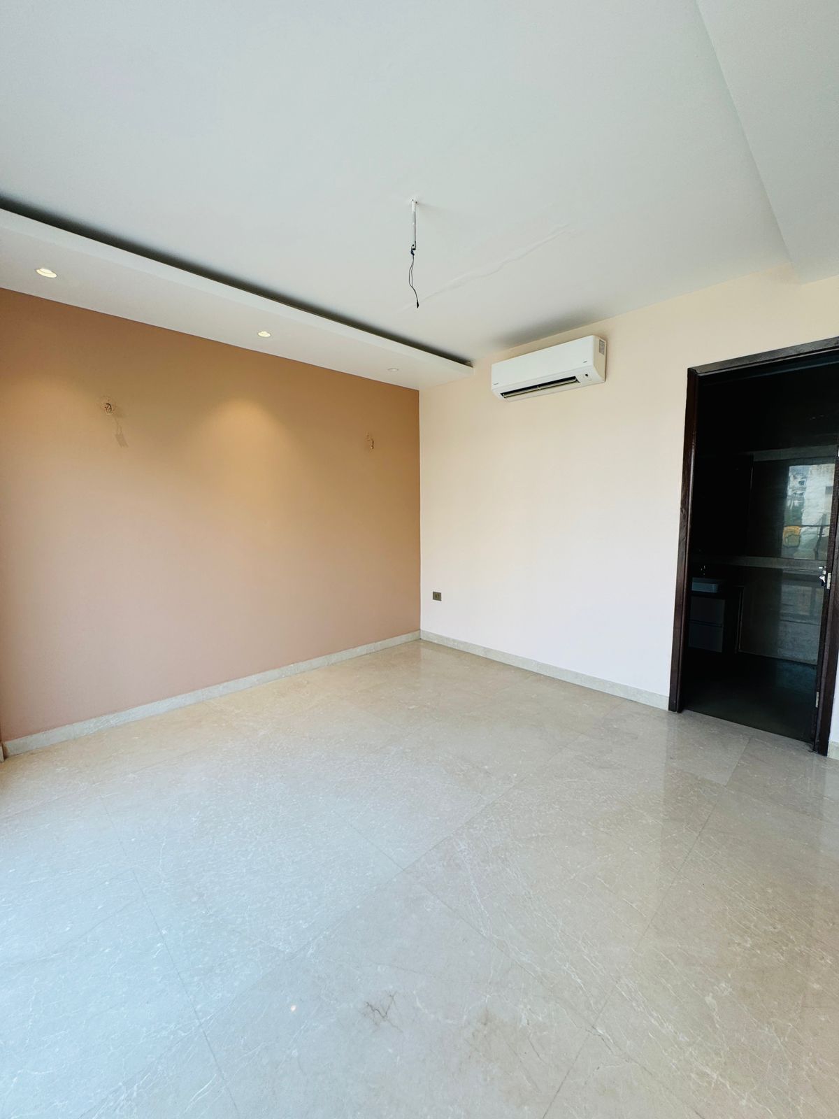 3 BHK + Servant Room Apartment For Sale in Suncity Heights