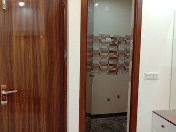  2 BHK Builder Floor at Dwarka Mor – for Rent