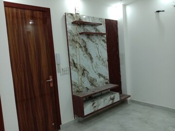 Room in 2 BHK Builder Floor at Dwarka Mor – for Rent
