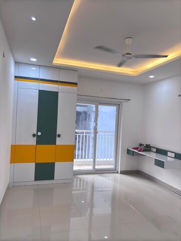 Room in 3 BHK Apartment at Jains Carlton Creek Phase 2, Gachibowli – for Rent