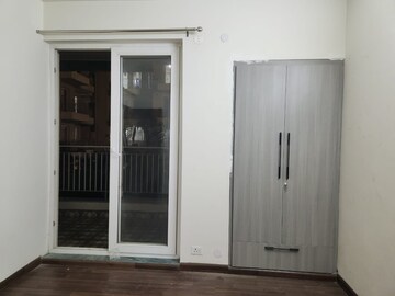 Room in 3 BHK Apartment at BPTP Park Grandeura, Sector 82 – for Rent