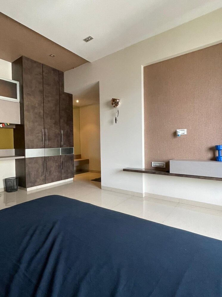 Bedroom, kanakia-spaces-challenger 5 Bedroom 4200 Sq.Ft. Penthouse In Kandivali East Mumbai 7997061