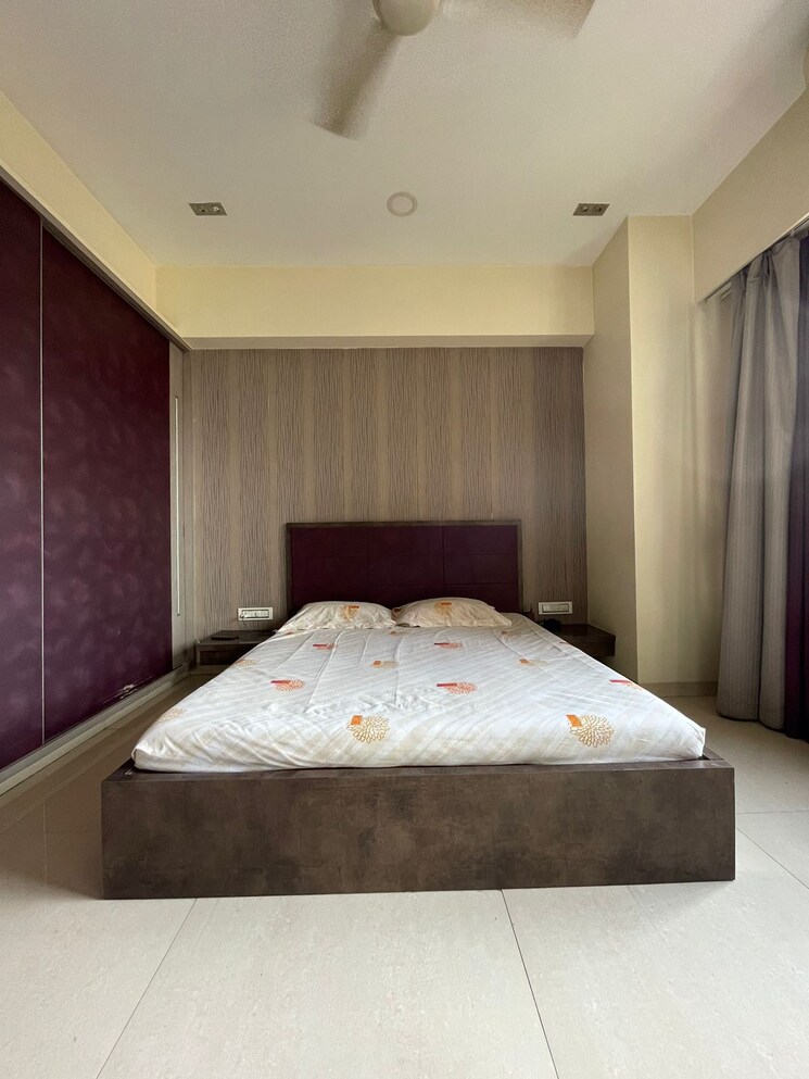 Bedroom, kanakia-spaces-challenger 5 Bedroom 4200 Sq.Ft. Penthouse In Kandivali East Mumbai 7997061