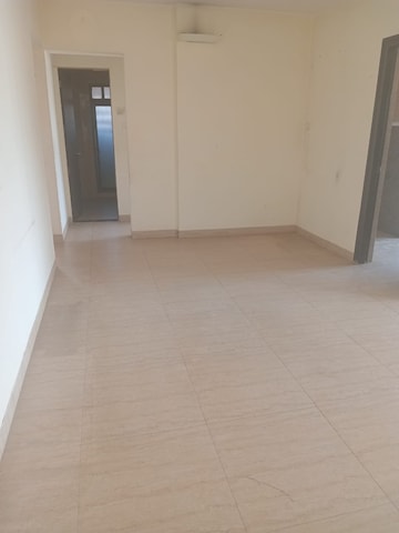 Room in 2.5 BHK Apartment at HDIL Metropolis Residences, Andheri West – for Rent