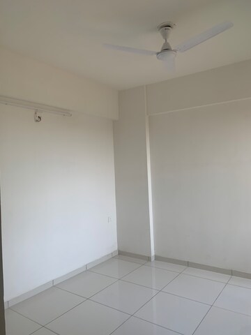 Room in 3 BHK Apartment at Gala Orchid Sky, Shela – for Rent
