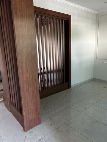 Room in 4 BHK Independent House at Sector 94 – for Sale