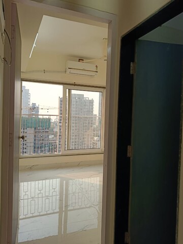 Room in 2 BHK Apartment at Yash Trinity, Dadar West – for Rent