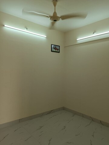 Room in 2 BHK Apartment at Yash Trinity, Dadar West – for Rent