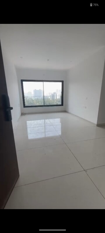 Room in 3 BHK Apartment at Arkade Aspire, Goregaon East – for Rent
