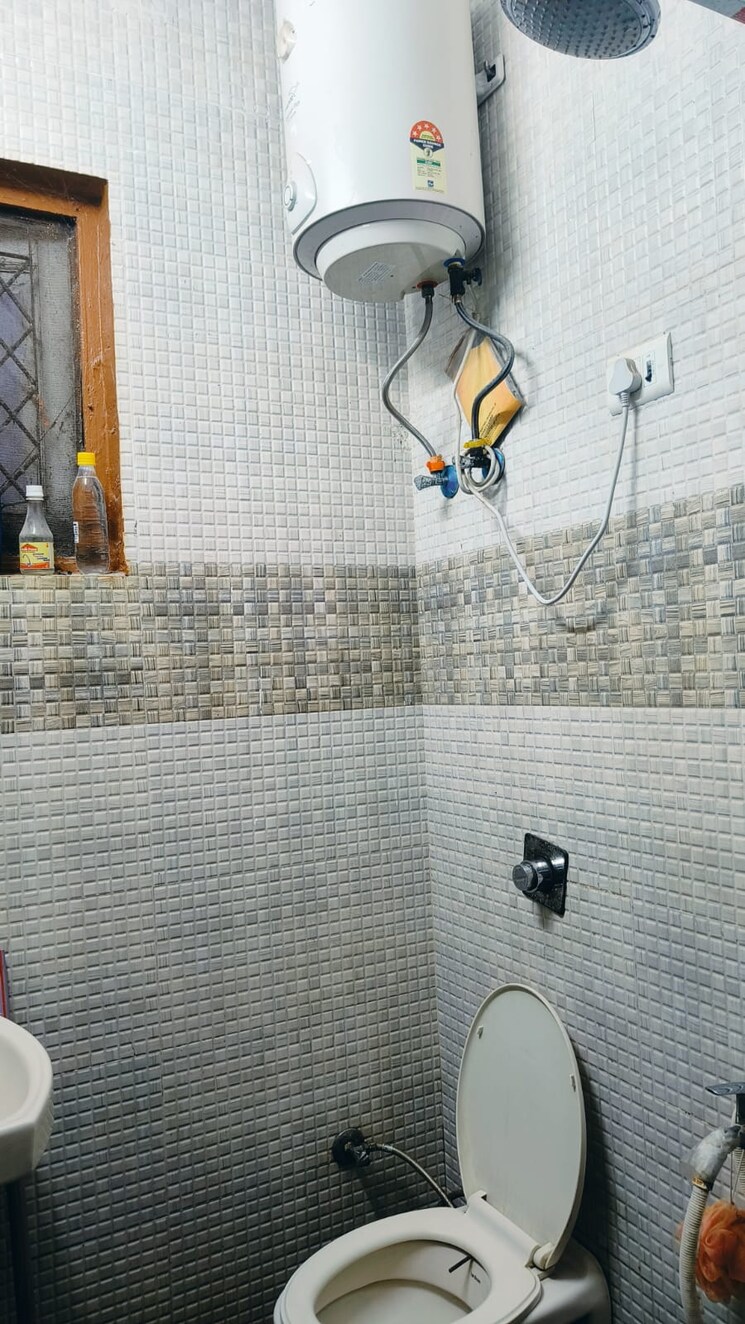 Bathroom, aditya-mega-city 3 Bedroom 1610 Sq.Ft. Apartment In Vaibhav Khand Ghaziabad 7997220