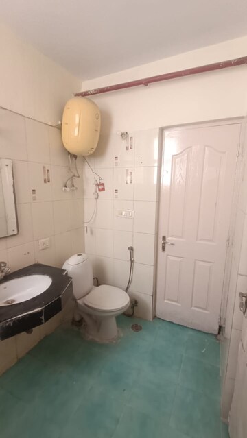 Bathroom in 2 BHK Apartment at Shipra Neo, Shipra Suncity – for Sale
