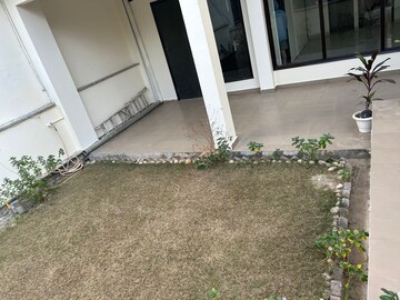  3 BHK Builder Floor at Ansal Sushant Lok I, Sector 43 – for Rent