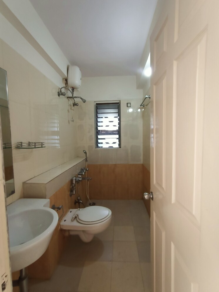 Bathroom, om-shiv-darshan-apartment 3 Bedroom 1623 Sq.Ft. Apartment In Cbd Belapur Sector 15 Navi Mumbai 7997293