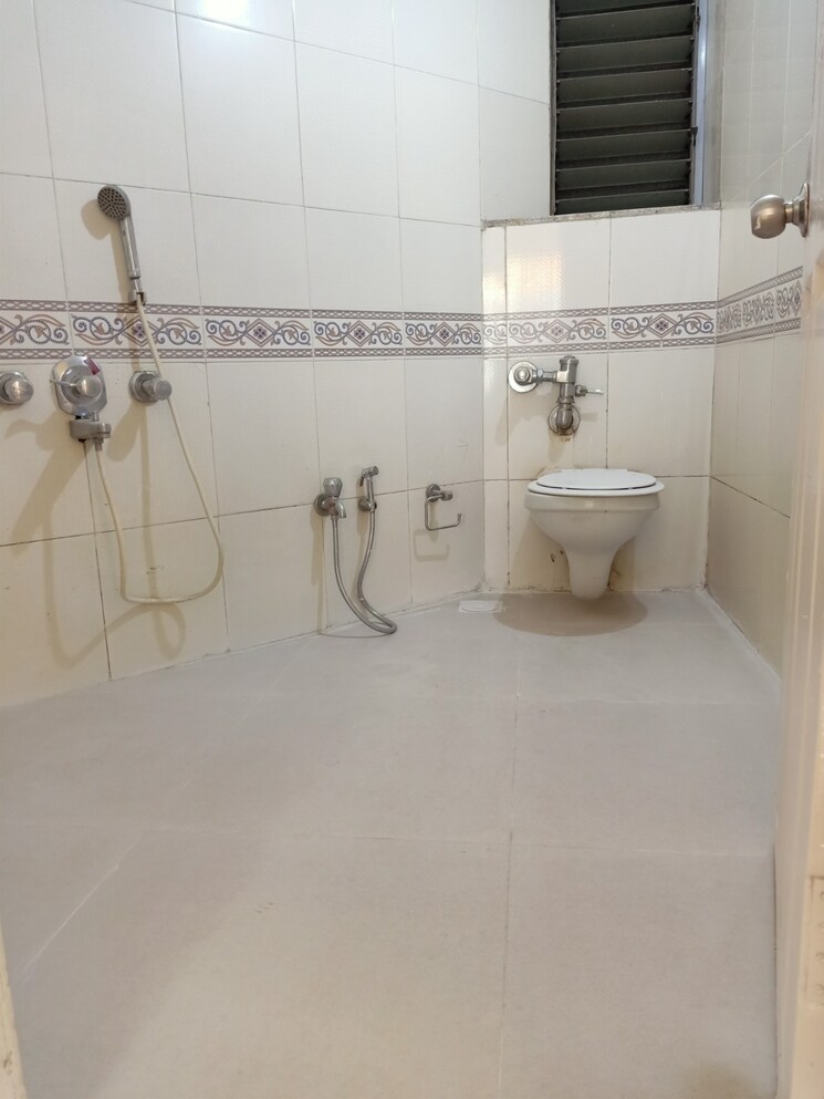 Bathroom, om-shiv-darshan-apartment 3 Bedroom 1623 Sq.Ft. Apartment In Cbd Belapur Sector 15 Navi Mumbai 7997293