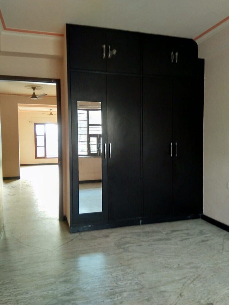 Room, sector 23a 6 Bedroom 1980 Sq.Ft. Independent House In Sector 23a Gurgaon 7997294