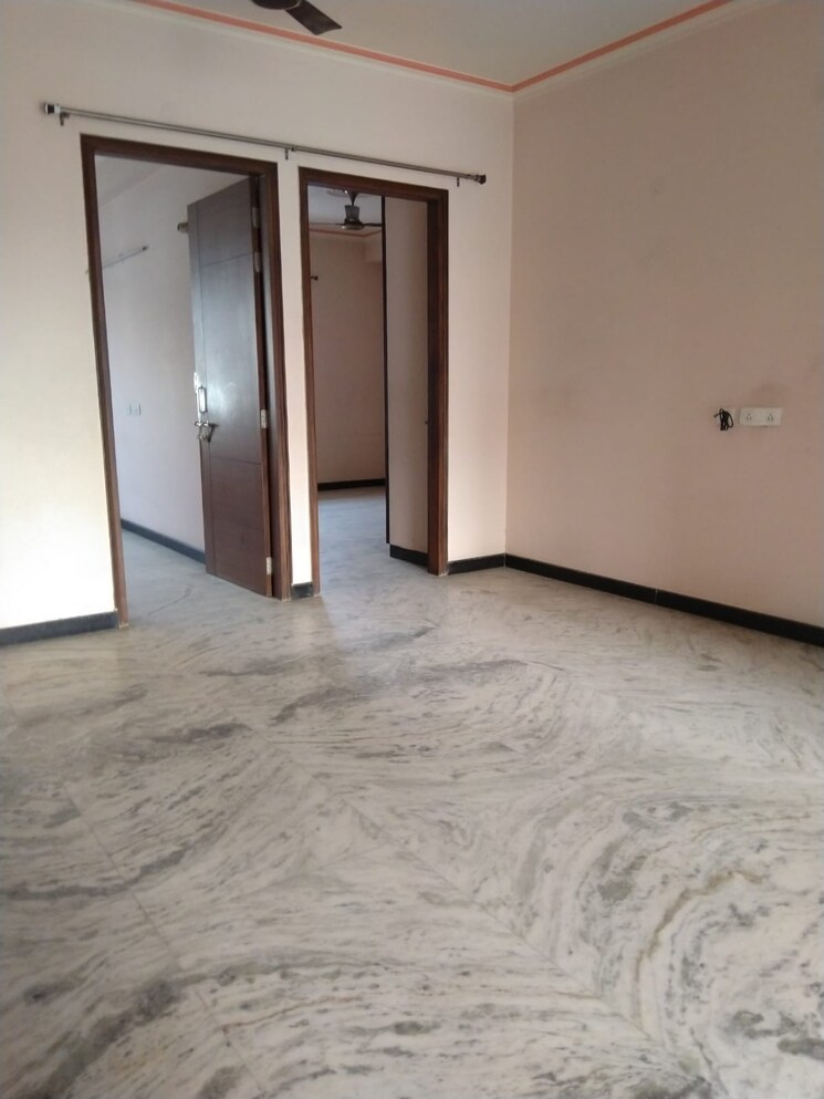 Room, sector 23a 6 Bedroom 1980 Sq.Ft. Independent House In Sector 23a Gurgaon 7997294