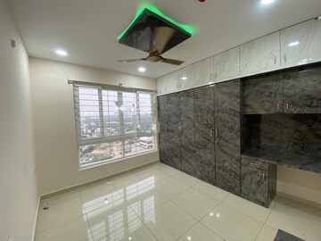 Room in 2.5 BHK Apartment at Marina Skies, Hi Tech City – for Rent