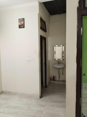 Room in 3 BHK Apartment at Rishita Manhattan, Gomti Nagar – for Rent