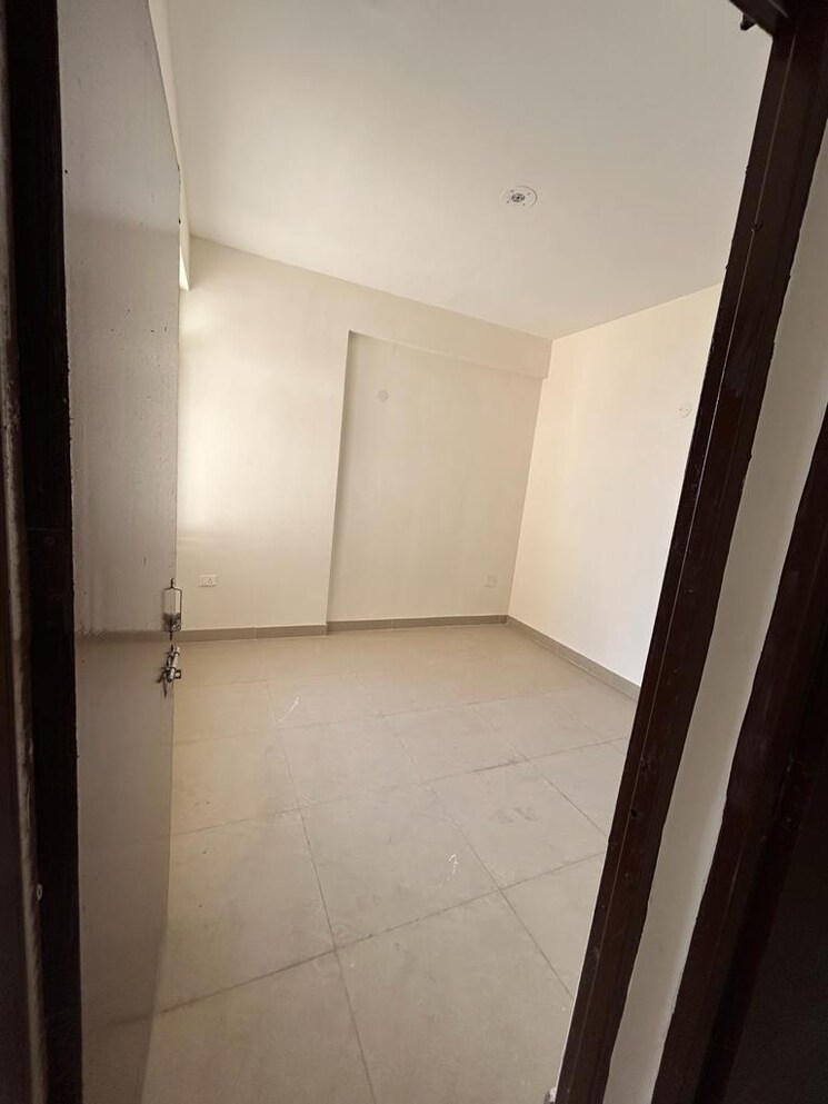 Room, terra-lavinium 3 Bedroom 740 Sq.Ft. Apartment In Sector 75 Faridabad 7997363