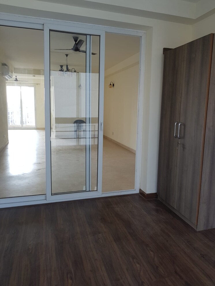 Room, dlf-regal-gardens 3 Bedroom 1703 Sq.Ft. Apartment In Sector 90 Gurgaon 7997441