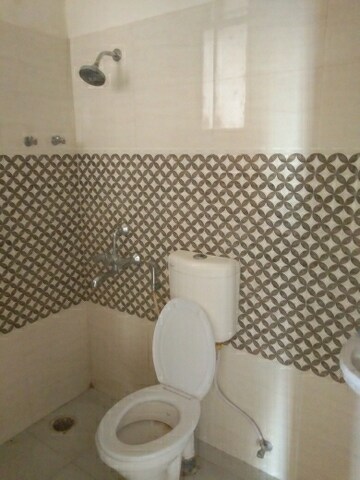 Bathroom in 2 BHK Apartment at Alkapuri – for Rent