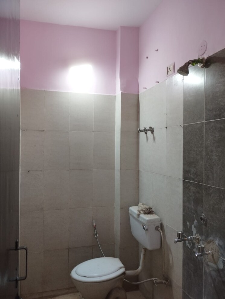 Bathroom, shri-balaji-apartments-gurgaon 2 Bedroom 720 Sq.Ft. Builder Floor In Dharam Colony Gurgaon 7997524