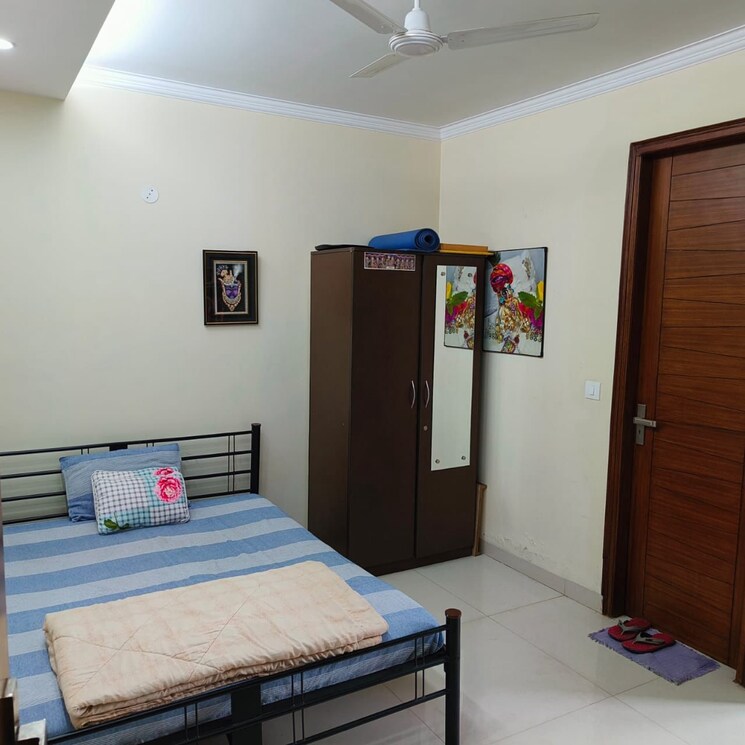 Room, sushant-lok-3 3 Bedroom 300 Sq.Yd. Builder Floor In Sector 57 Gurgaon 7997602