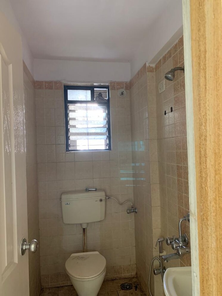 Bathroom, mahaavir-rachana 3 Bedroom 1450 Sq.Ft. Apartment In Cbd Belapur Sector 15 Navi Mumbai 7997538