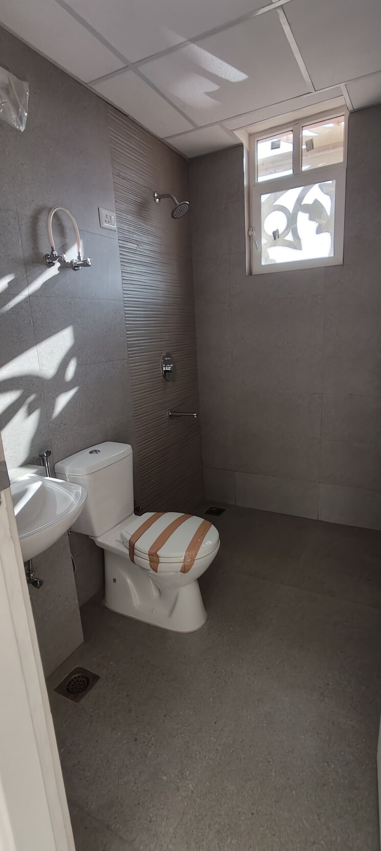 Bathroom, signature-global-city 3.5 Bedroom 1535 Sq.Ft. Apartment In Sector 37d Gurgaon 7997637