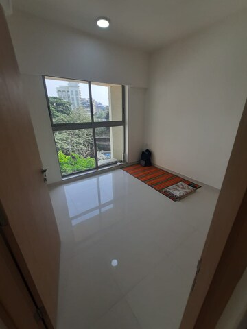 Room in 1 BHK Apartment at Lodha Unica, Jogeshwari West – for Rent