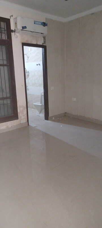 Furnished Amenities in 3 BHK Builder Floor at Patiala Road – for Sale