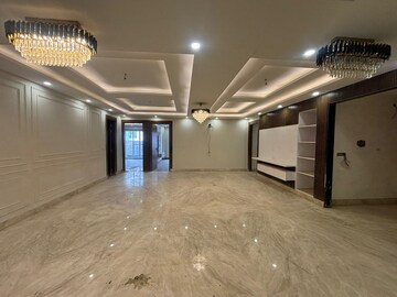 Room in 4 BHK Builder Floor at Sector 7 – for Sale