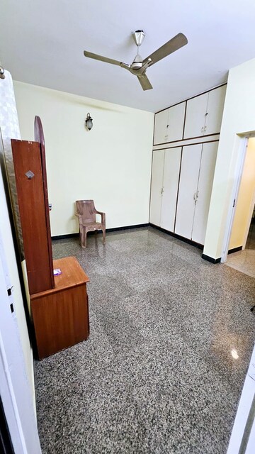 Room in 2 BHK Builder Floor at Hsr Layout – for Rent
