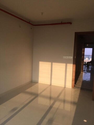 Room in 2 BHK Apartment at Rustomjee Urbania Aurelia, Majiwada – for Rent