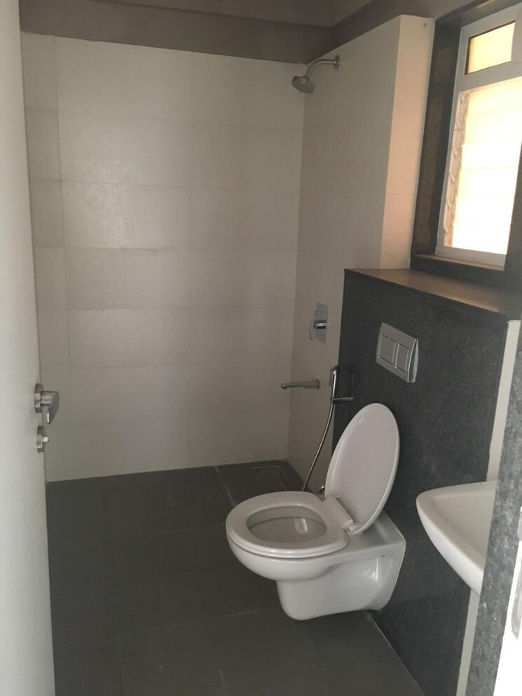 Bathroom, rustomjee-urbania-aurelia 2 Bedroom 665 Sq.Ft. Apartment In Majiwada Thane 7997707